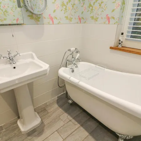 Lyth Valley Country House Дом отдыха