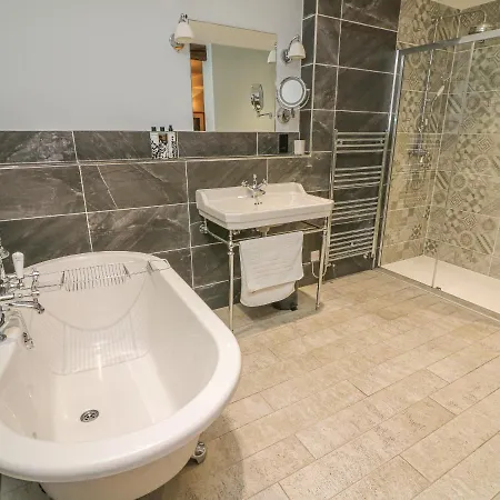 Lyth Valley Country House Дом отдыха *