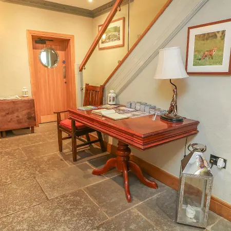 Lyth Valley Country House Дом отдыха Кендал